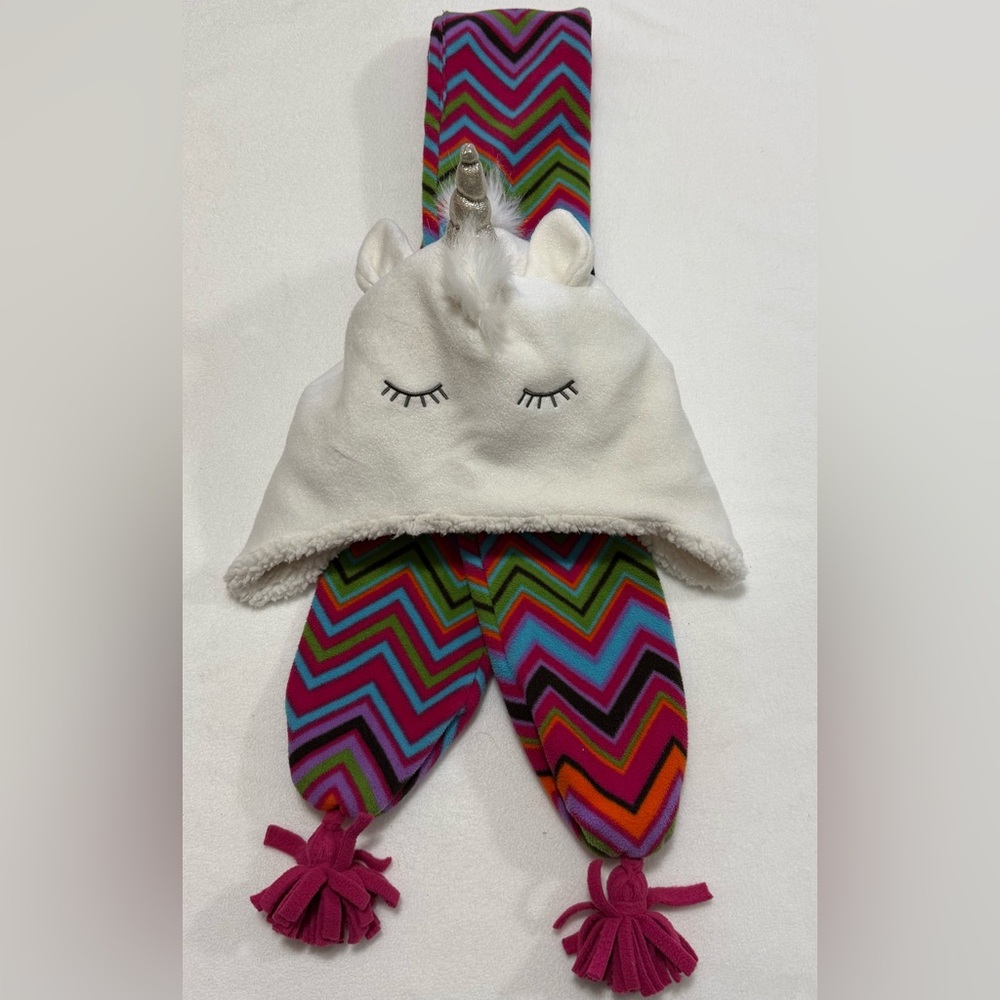 GAP Kids White Fleece Unicorn Hat (S/M) & Multi-Colored Scarf (Approx 50”)